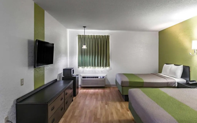 Motel 6 Augusta, KS