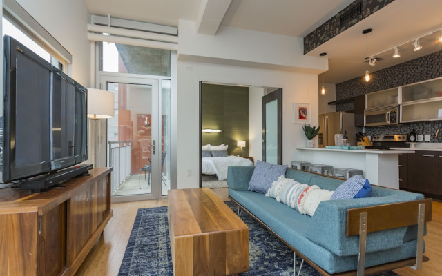 Artsy Extended Retreat Downtown Nashville