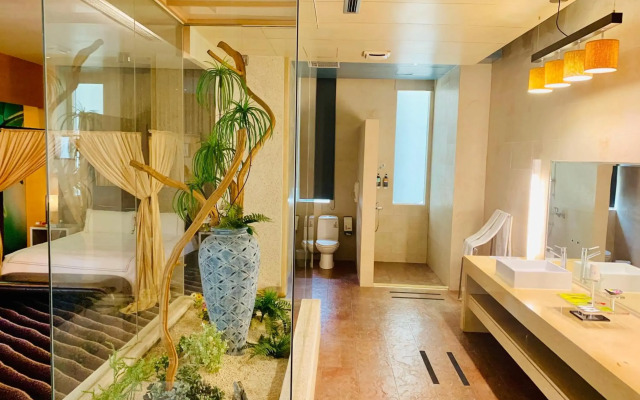 Her Home Spa Motel Chiayi