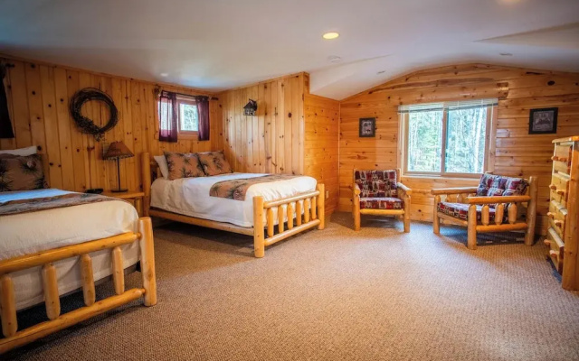 Timber Bay Lodge & Houseboats