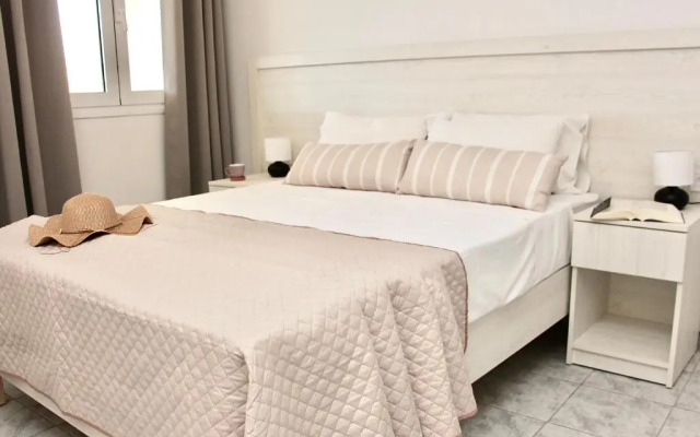 Cozy Flat at Regina Apartments