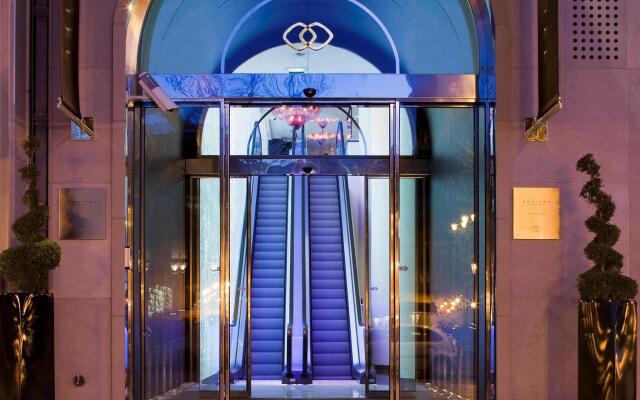 Hotel Sofitel Brussels Le Louise вид на фасад