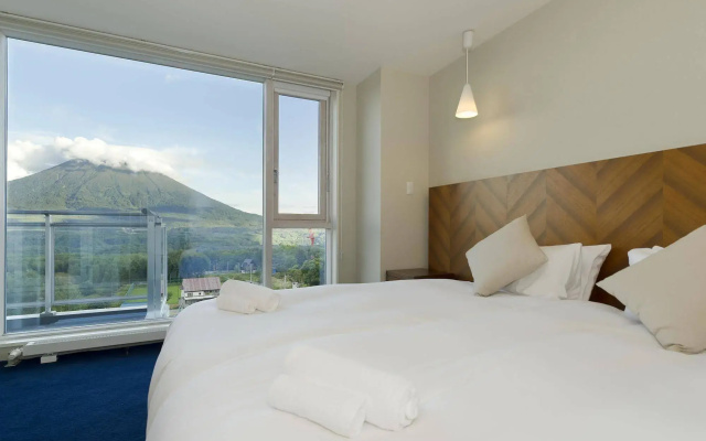Niseko Landmark View