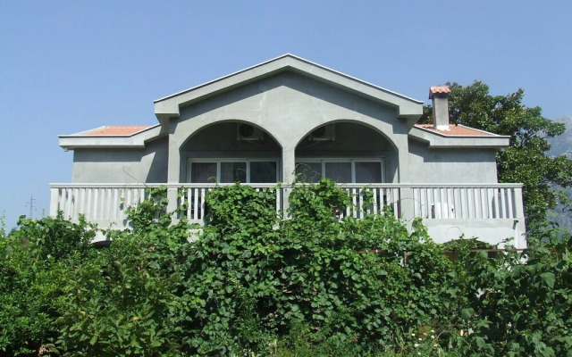 Apartments Lazović