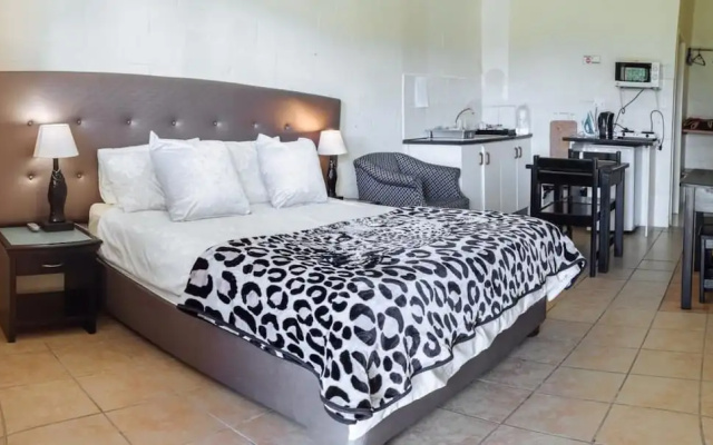 Kingfisher Hollow Exclusive Guest House