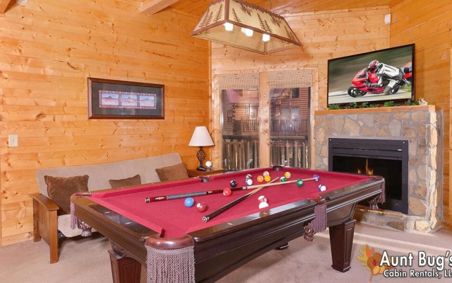 Papa Bear Lodge 565 - Five Bedroom Cabin