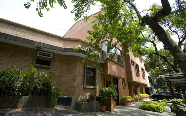 Отель Casa Santa Mónica Колумбия, Кали - отзывы, цены и фото номеров - забронировать отель Casa Santa Mónica онлайн вид на фасад