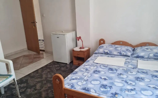 Rooms Mat - 300 m from sea
