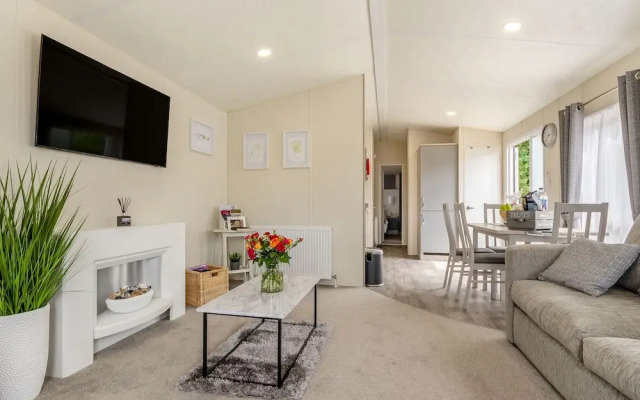The Cotswold Holiday Lodge