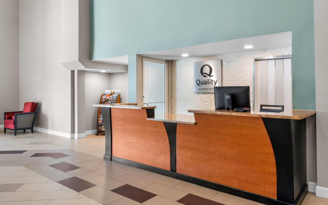 Quality Suites Waldorf