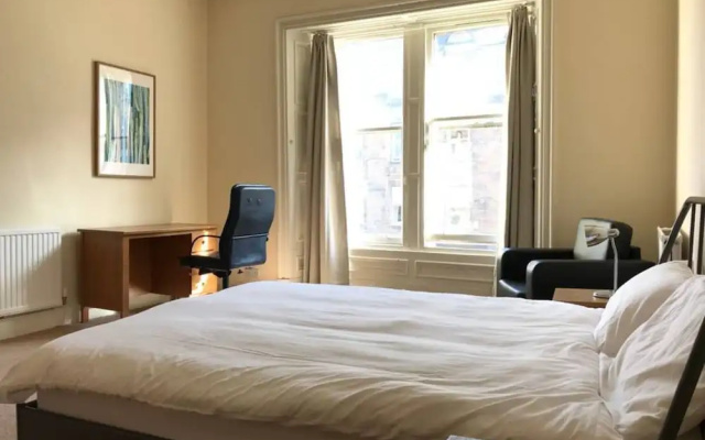 Central Marchmont 3 Bedroom Flat