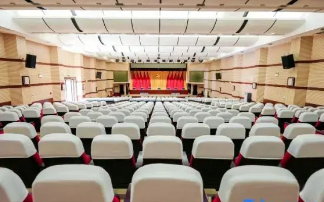 Longshan Nationality Hotel