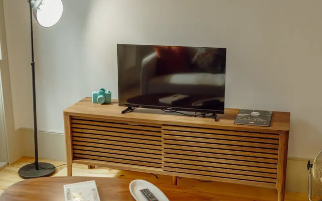 Legacy Oporto Design Apartment D by Vacationy