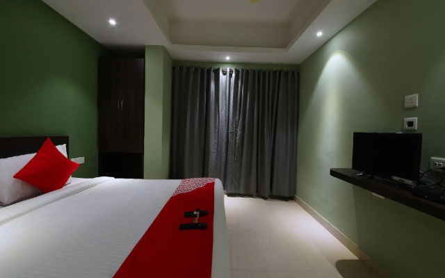 OYO Flagship 630 VIP Road