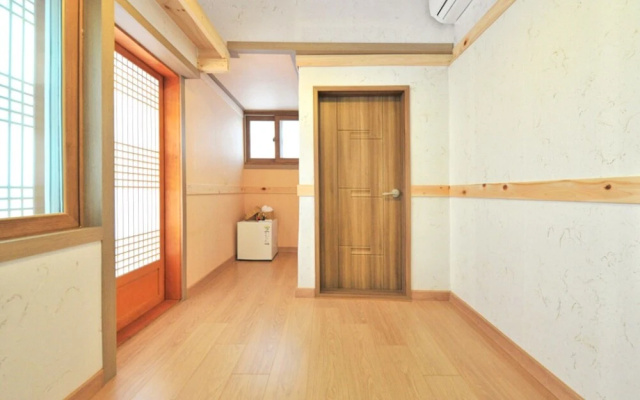 Jeonju Daraeheon Hanok Stay
