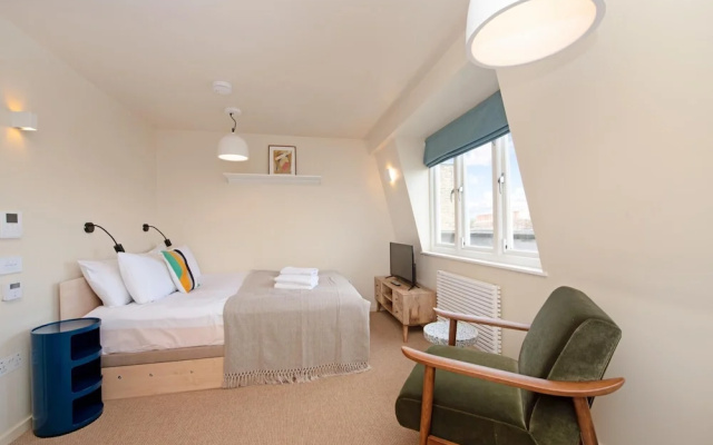 Bright Studio in Historic Camden Terrace