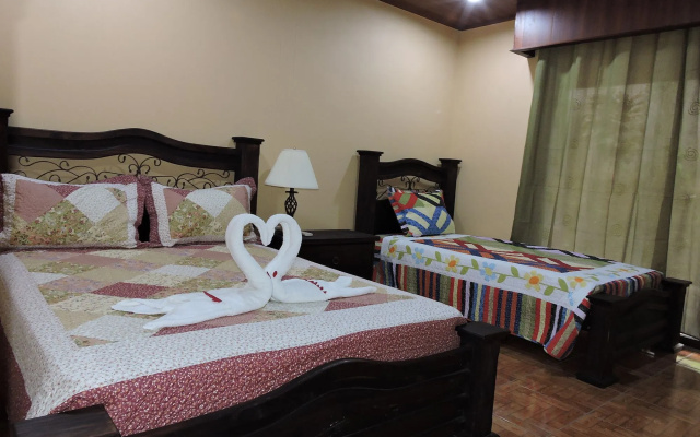 Aunty Arenal Lodge