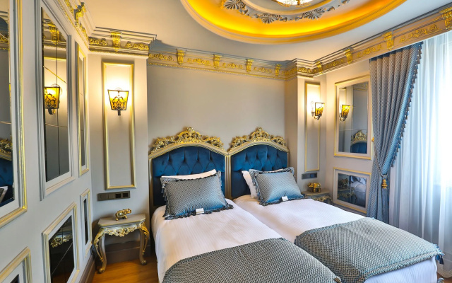 Real King Suite Hotel