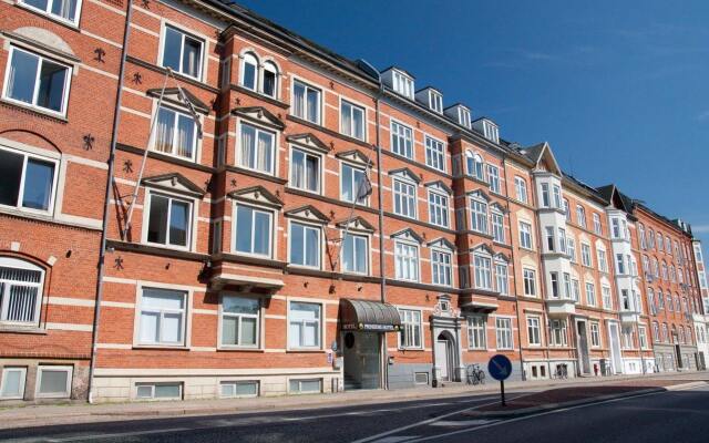 Отель Room Rent Prinsen Дания, Алборг - отзывы, цены и фото номеров - забронировать отель Room Rent Prinsen онлайн вид на фасад