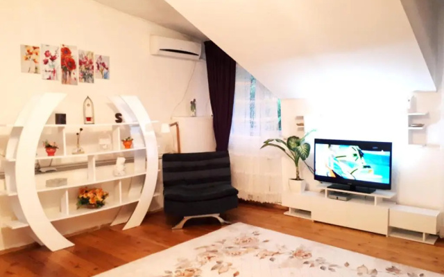 Karin House