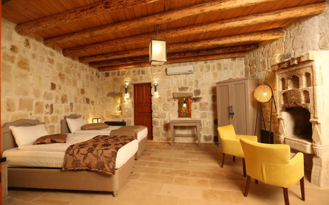 Acropolis Cave Suite