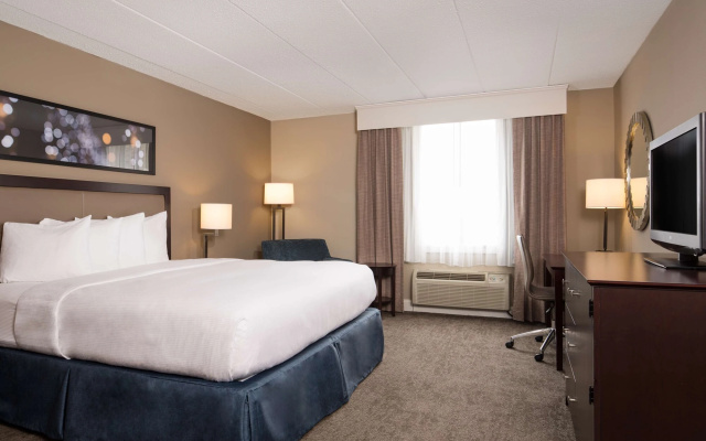 DoubleTree by Hilton Hotel Laurel