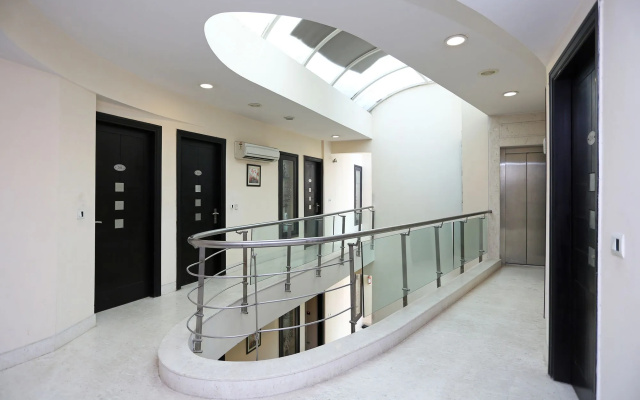 OYO 11322 Hotel The Camria
