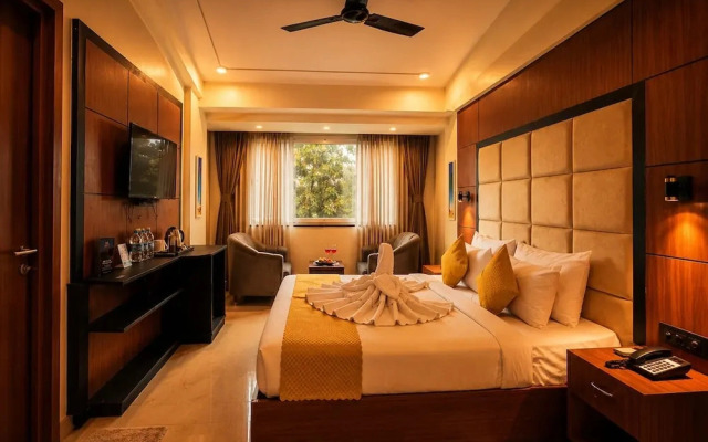 HUE GUH The Porto Candolim