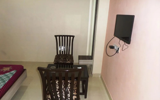 Riya Raj Hotel