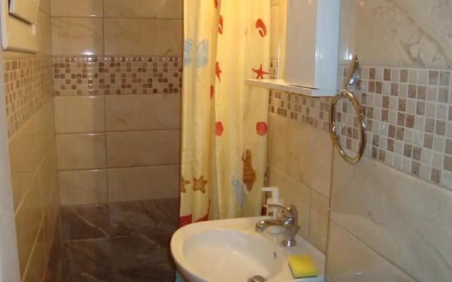 Istos Apartment 4