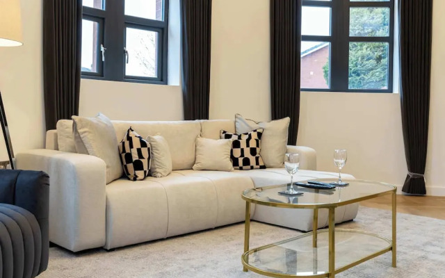 Luxury Church Conversion in Hale - Sleeps 4