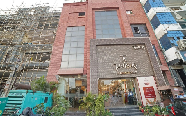Oyo 7872 Amber Hotel