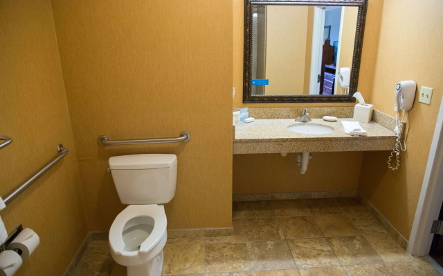 Hampton Inn & Suites McComb