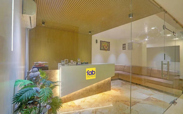 Fabhotel Blue Moon