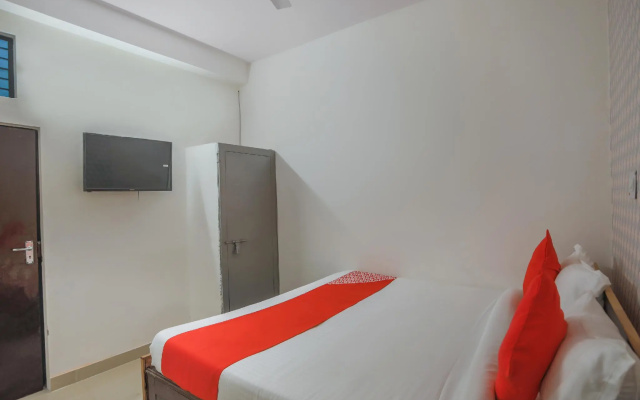 OYO 71870 Shree G Residency
