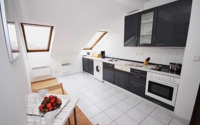 Отель Jungmann Apartments Чехия, Прага - отзывы, цены и фото номеров - забронировать отель Jungmann Apartments онлайн