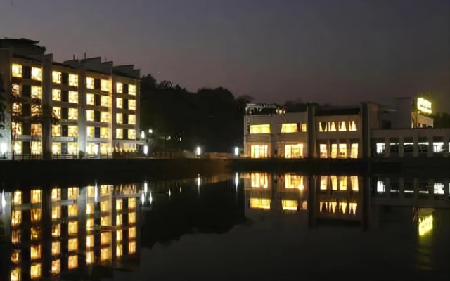 Lotus Garden Hotel