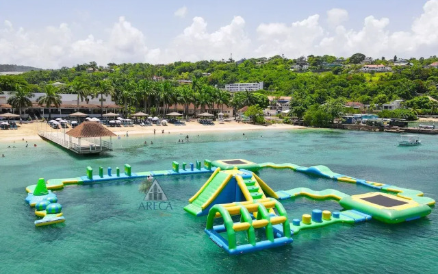 Sunset at ArecaHomes~ Beach Access~ Pool & Water Park