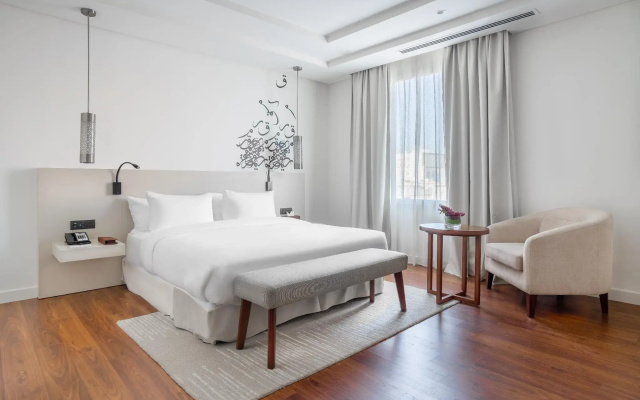 Landmark Hotel & Suites