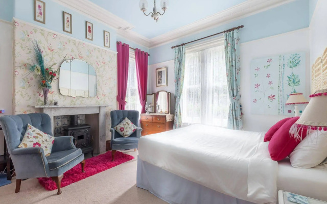 Woodside Villa Whitby