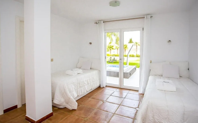 Fantastic Luxury Villa Near Marbella