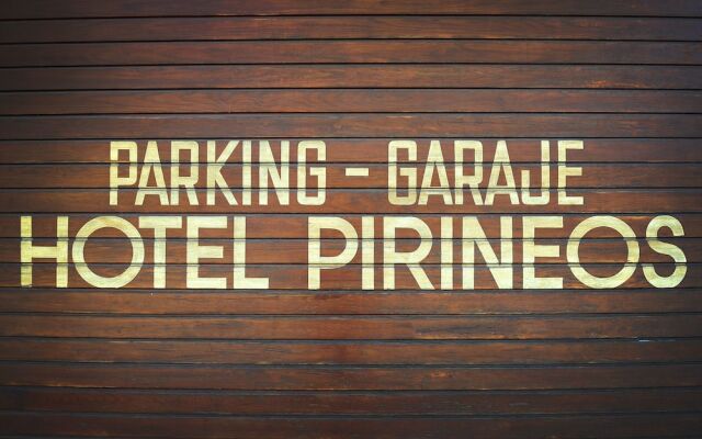 Отель Pirineos вид на фасад
