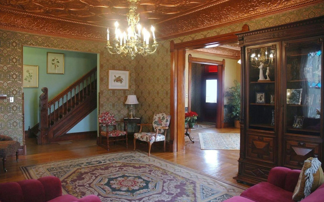 Nauvoo Grand Bed & Breakfast