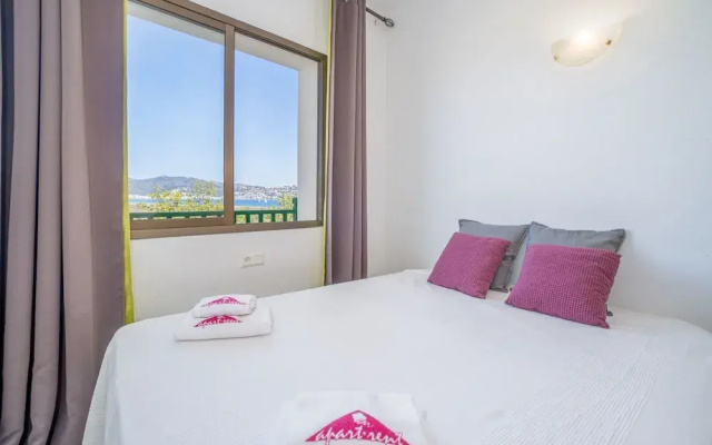 Apartment in Empuriabrava Near Sandy Beach