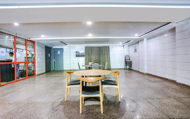 FabHotel F9 Rohini Sector 23