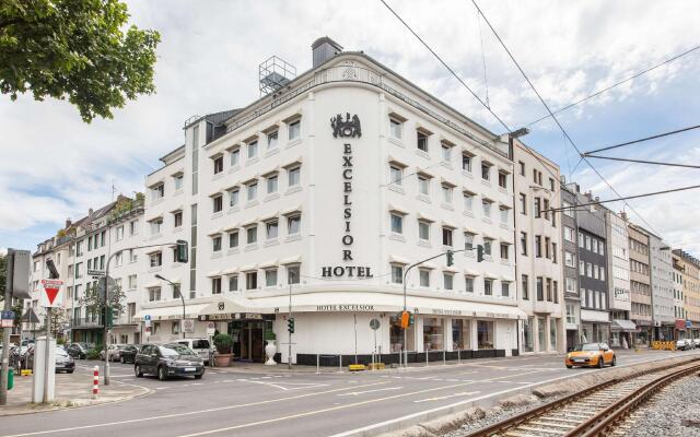 Отель Novum Hotel Excelsior Düsseldorf Германия, Дюссельдорф - 3 отзыва об отеле, цены и фото номеров - забронировать отель Novum Hotel Excelsior Düsseldorf онлайн вид на фасад