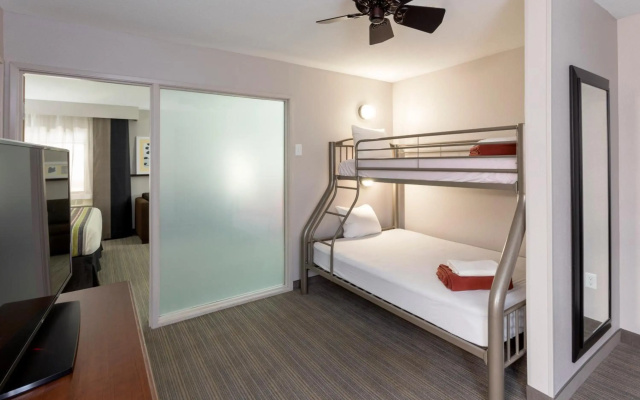 Country Inn & Suites by Radisson, Fargo, ND