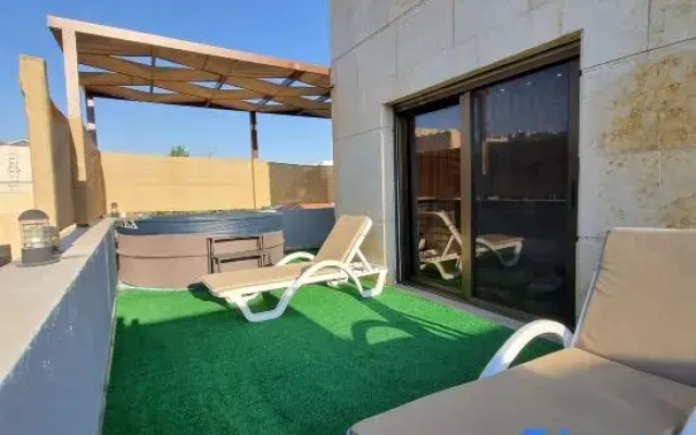 Jre Rooftop Pool with Terraces F-R