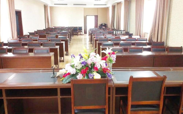 Kunlun Leju Business Hotel