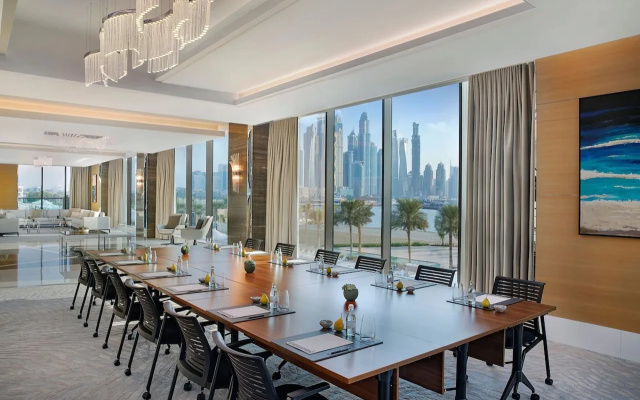 Отель Marriott Resort Palm Jumeirah